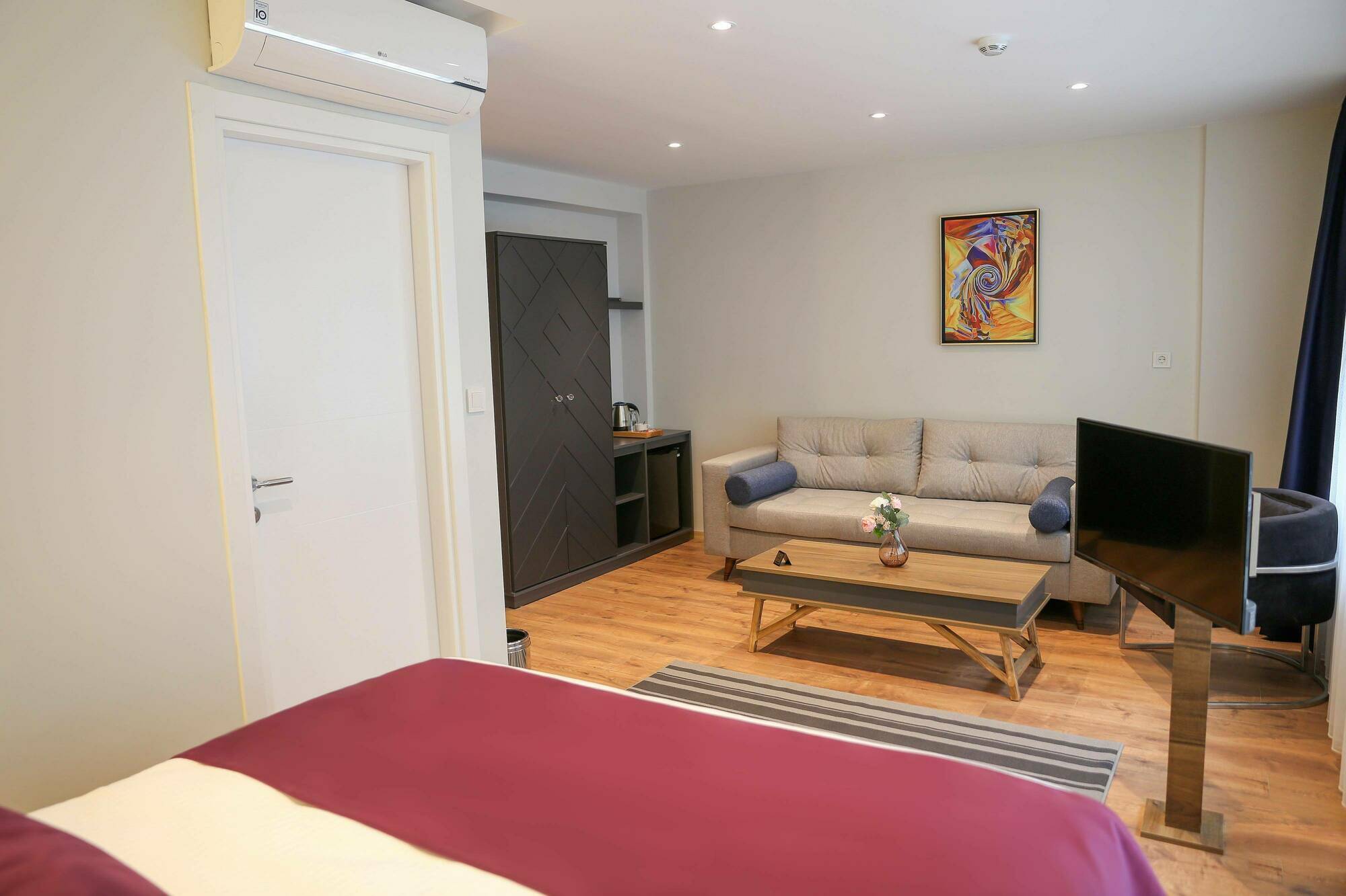The Roomy Hotel Sisli Istanbul Exterior photo