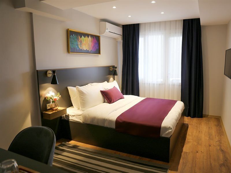 The Roomy Hotel Sisli Istanbul Exterior photo